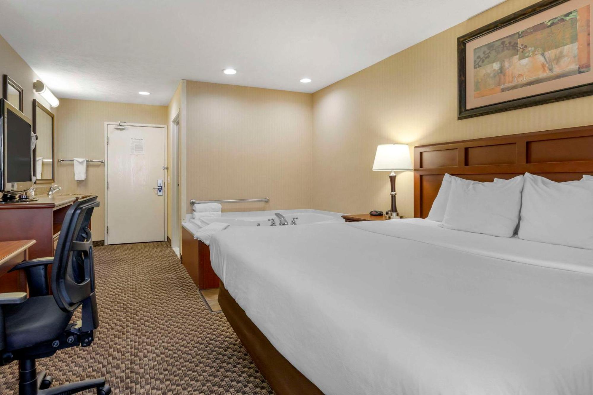 Comfort Inn טראוורס סיטי מראה חיצוני תמונה