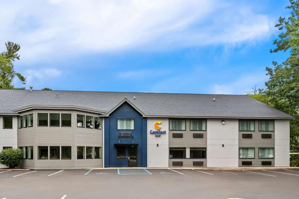 Comfort Inn טראוורס סיטי מראה חיצוני תמונה