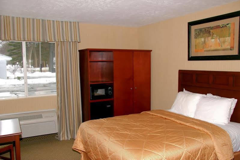 Comfort Inn טראוורס סיטי מראה חיצוני תמונה